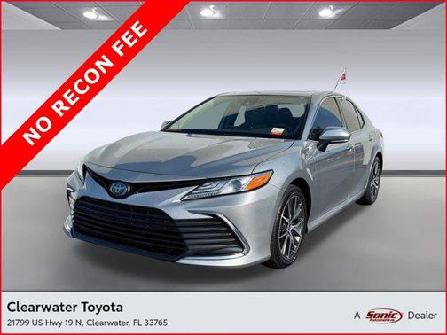 2022 Toyota Camry Hybrid XLE