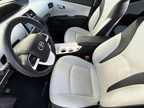 2016 Toyota Prius Four Touring