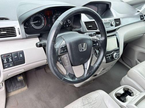 Modern Steel Metallic 2014 Honda Odyssey Touring Elite