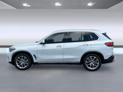 White 2021 BMW X5 xDrive40i