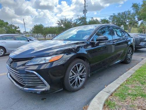 2024 Toyota Camry Hybrid XLE