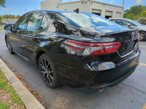 2024 Toyota Camry Hybrid XLE