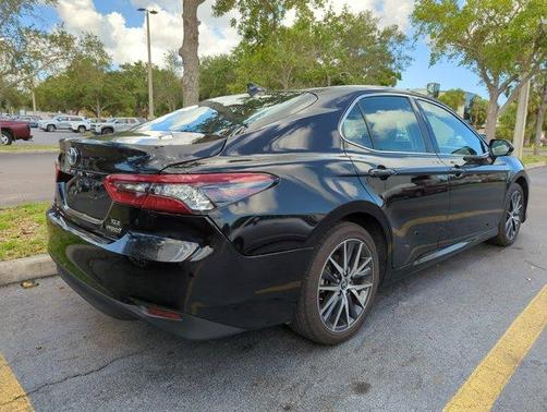 2024 Toyota Camry Hybrid XLE