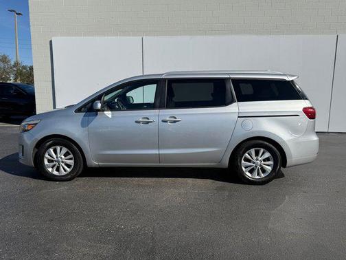 2016 Kia Sedona LX