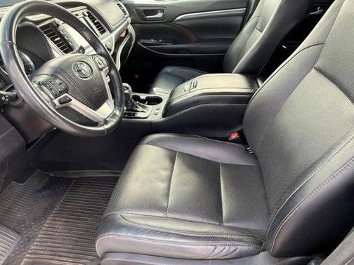 2018 Toyota Highlander Limited Platinum