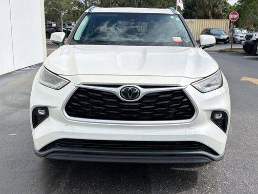 Blizzard Pearl 2021 Toyota Highlander XLE