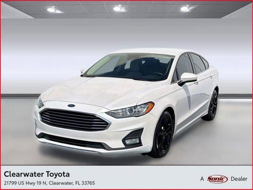 White Platinum Metallic Tri-Coat 2020 Ford Fusion SE