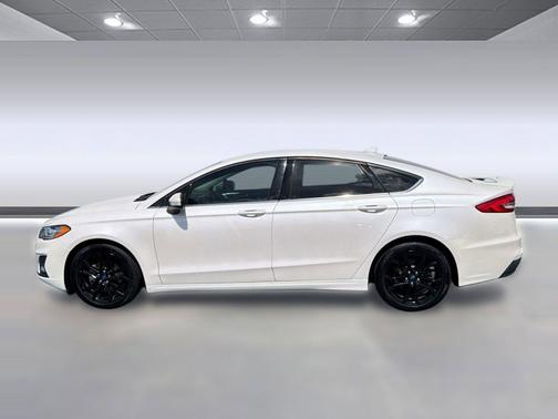 White Platinum Metallic Tri-Coat 2020 Ford Fusion SE