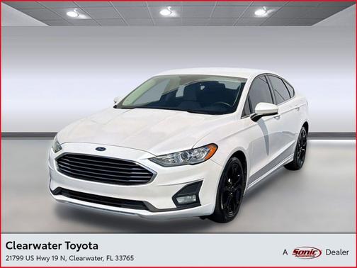 White Platinum Metallic Tri-Coat 2020 Ford Fusion SE