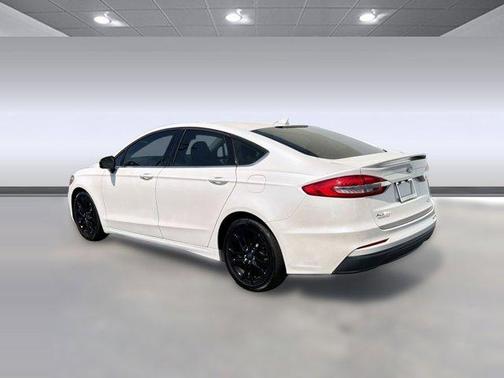 White Platinum Metallic Tri-Coat 2020 Ford Fusion SE