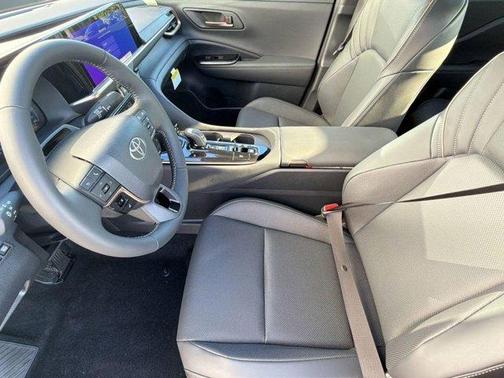 Oxygen White 2026 Toyota Crown Limited