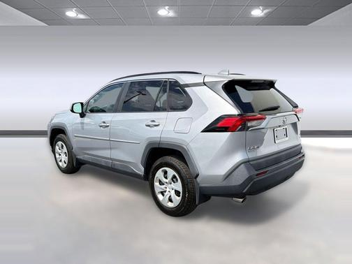 Silver Sky Metallic 2019 Toyota RAV4 LE