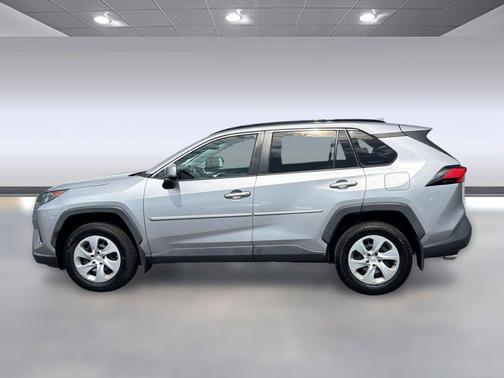 Silver Sky Metallic 2019 Toyota RAV4 LE