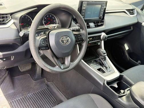 Silver Sky Metallic 2019 Toyota RAV4 LE