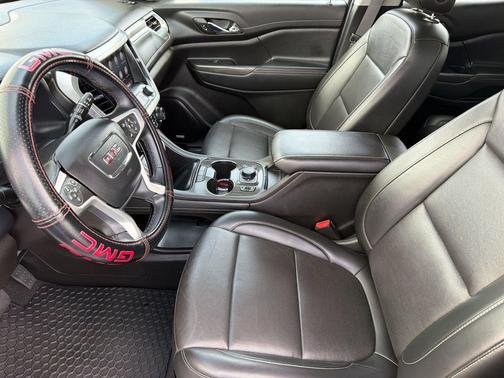 White 2023 GMC Acadia FWD SLT