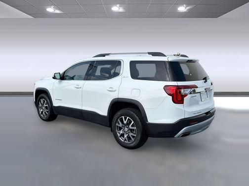 White 2023 GMC Acadia FWD SLT