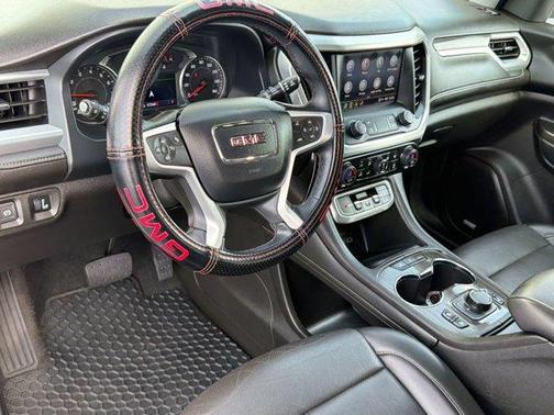 White 2023 GMC Acadia FWD SLT