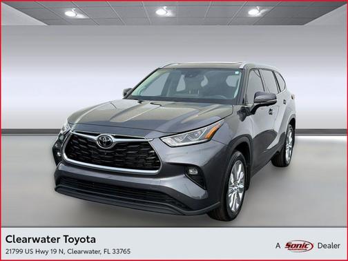 Magnetic Gray Metallic 2024 Toyota Highlander Limited
