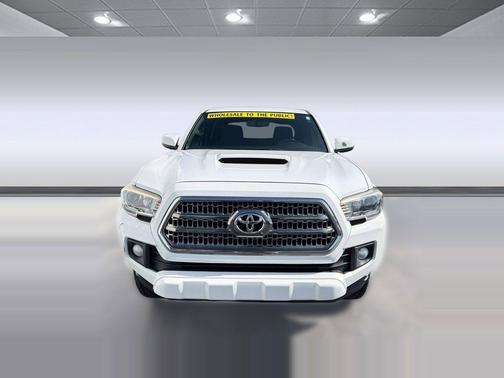Super White 2017 Toyota Tacoma TRD Sport