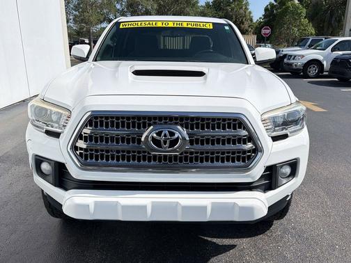 Super White 2017 Toyota Tacoma TRD Sport