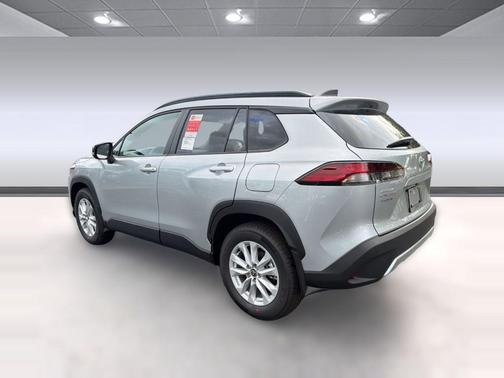 0D10 2026 Toyota Corolla Cross LE