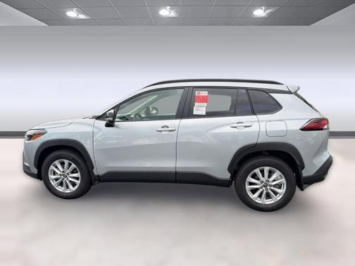 0D10 2026 Toyota Corolla Cross LE