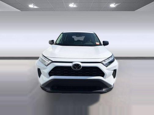 Ice Cap 2024 Toyota RAV4 LE