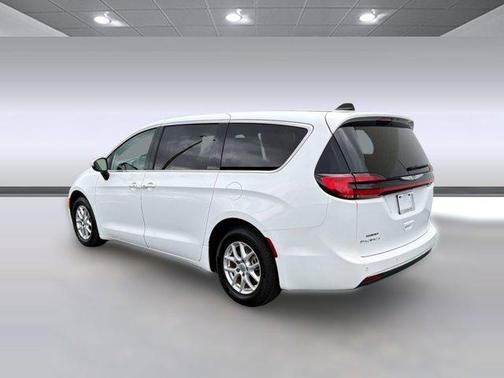 Bright White Clearcoat 2023 Chrysler Pacifica Touring L