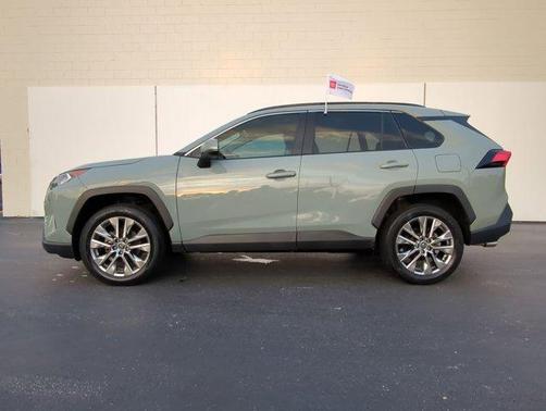 2020 Toyota RAV4 XLE Premium