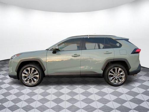 2020 Toyota RAV4 XLE Premium