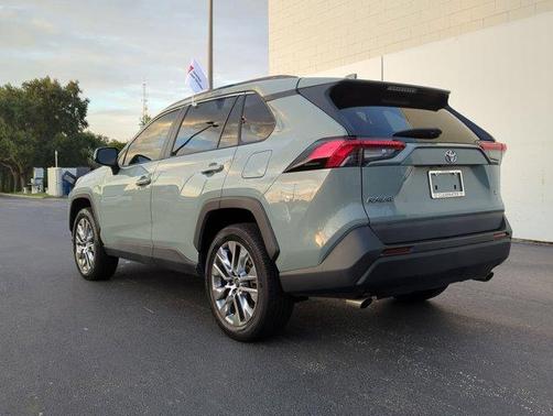 2020 Toyota RAV4 XLE Premium