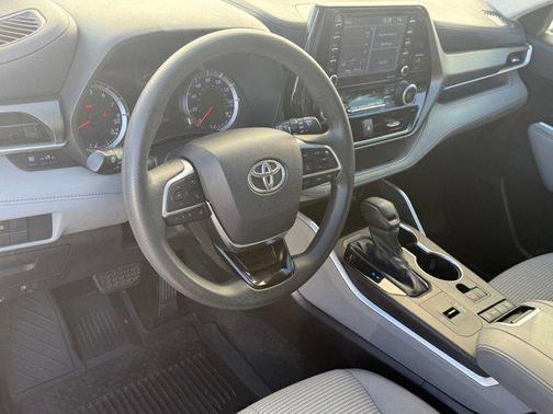 2021 Toyota Highlander L