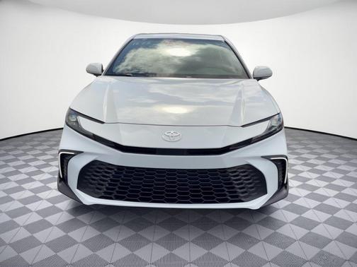Ice Cap 2026 Toyota Camry LE