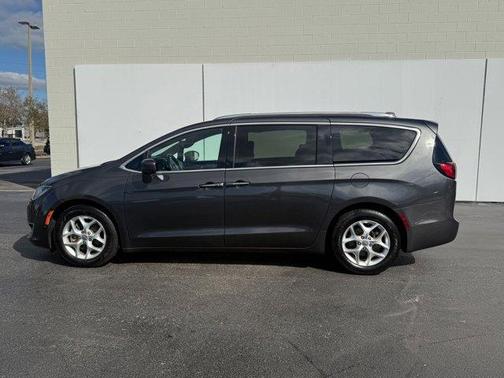 2020 Chrysler Pacifica Touring-L Plus