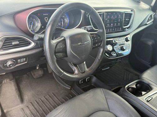 2020 Chrysler Pacifica Touring-L Plus