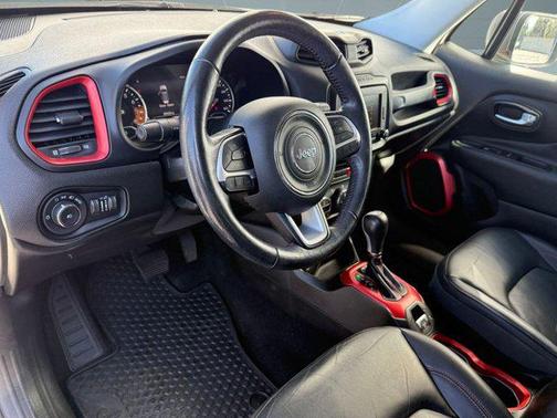 2017 Jeep Renegade Trailhawk
