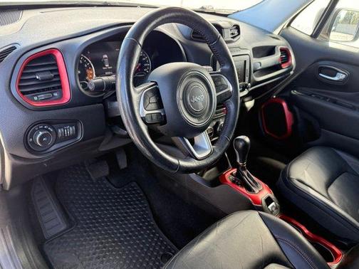 2017 Jeep Renegade Trailhawk