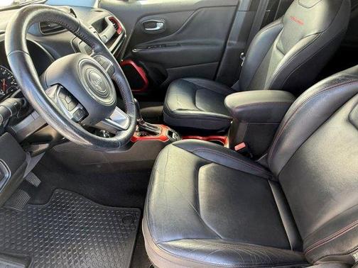 2017 Jeep Renegade Trailhawk