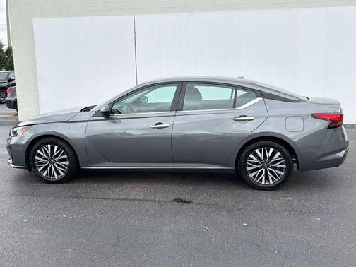 Gun Metallic 2025 Nissan Altima SV FWD