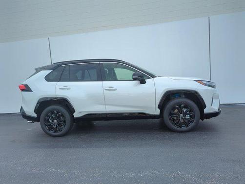 2025 Toyota RAV4 Hybrid SE