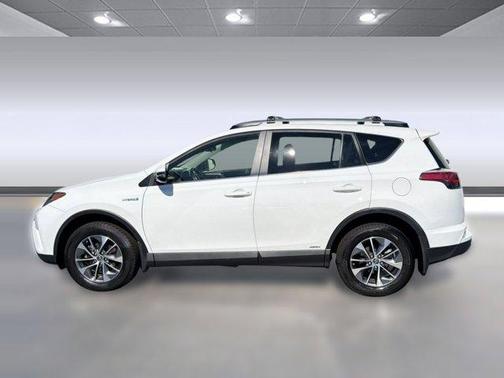 Super White 2018 Toyota RAV4 Hybrid XLE