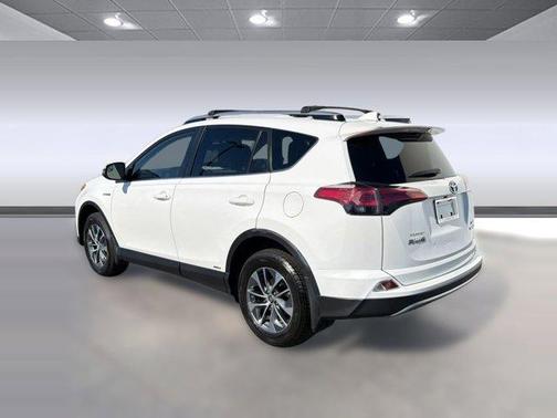 Super White 2018 Toyota RAV4 Hybrid XLE