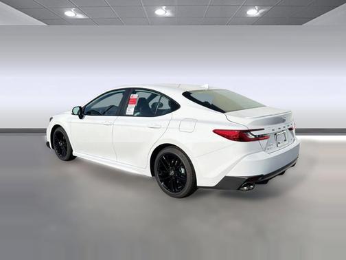 Ice Cap 2026 Toyota Camry LE