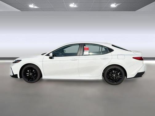 Ice Cap 2026 Toyota Camry LE