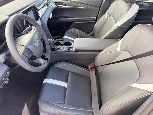 Ice Cap 2026 Toyota Camry LE