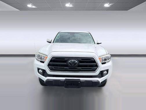 Super White 2018 Toyota Tacoma SR5