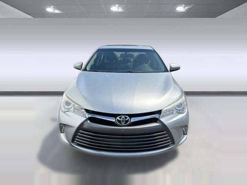 Celestial Silver Metallic 2017 Toyota Camry XLE