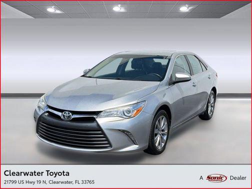 Celestial Silver Metallic 2017 Toyota Camry XLE