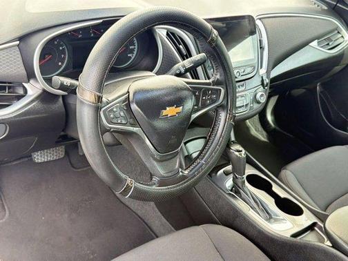 Summit White 2020 Chevrolet Malibu FWD RS