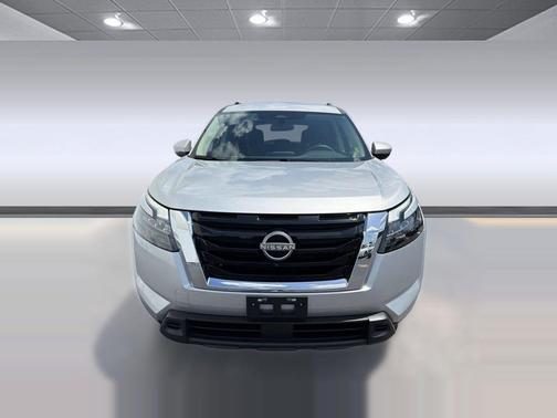 Brilliant Silver Metallic 2025 Nissan Pathfinder SV FWD